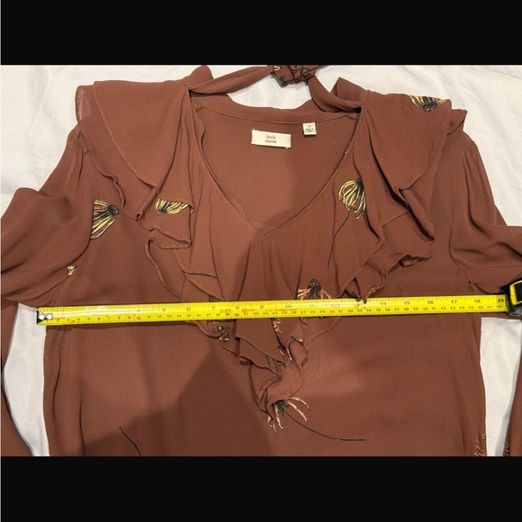 aritzia little moon blouse with front neck tie - brand new never worn - Picture 8 of 10